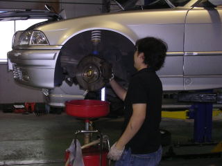 BMWのブレーキローターエキマニ交換