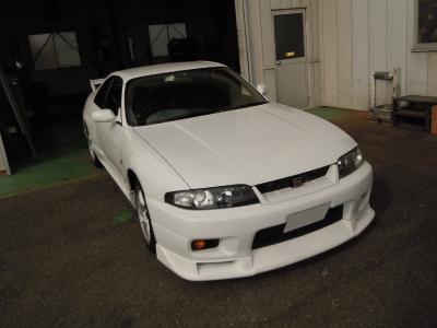 スカイラインＲ３３ＧＴＲのスポイラー交換！